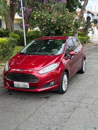 FORD FIESTA 1.6 TITANIUM HATCH 16V FLEX 4P POWERSHIFT